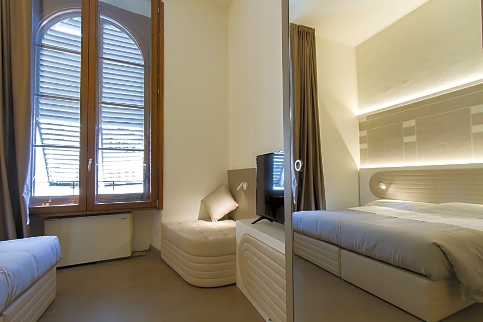 Palazzo dei Ciompi Suites, Florence, Italy. Rates from EUR50.