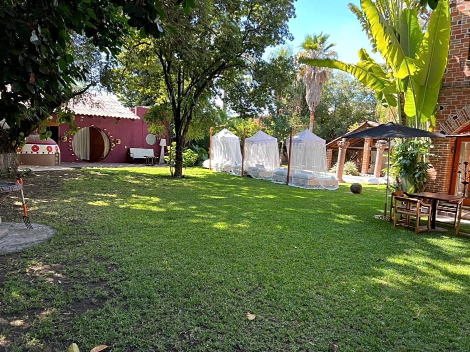 ETNICO LOCAL HOUSE