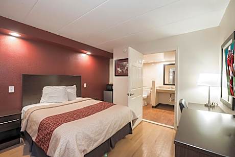 Standard Room with One Queen Bed Disability Access Non-Smoking