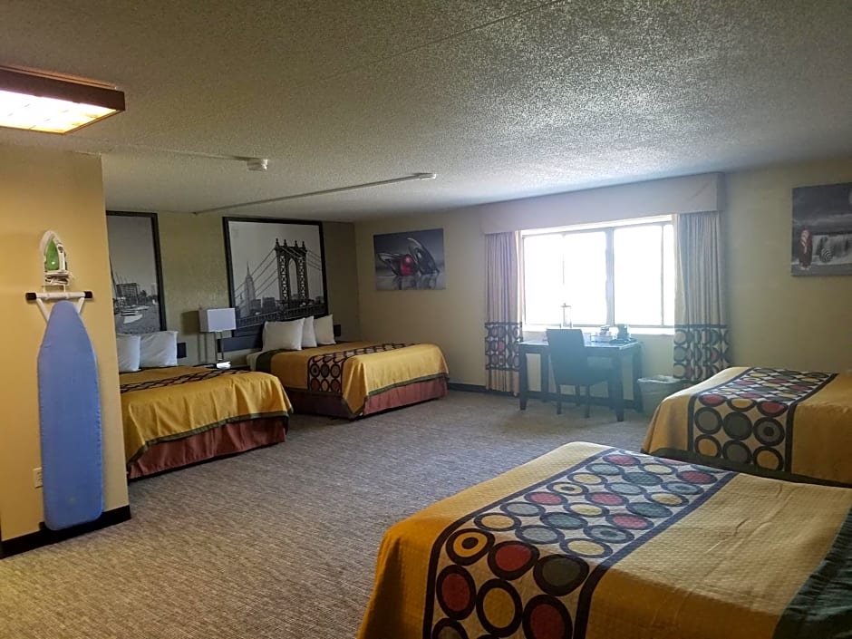 Super 8 by Wyndham Wichita North