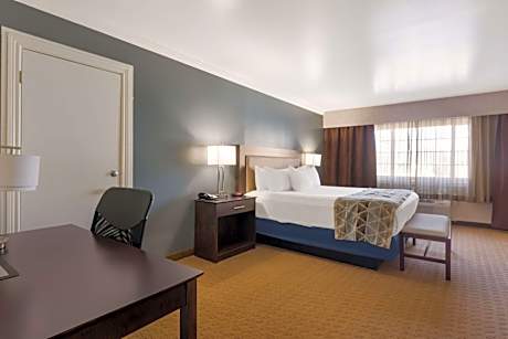 King Suite with Spa Bath