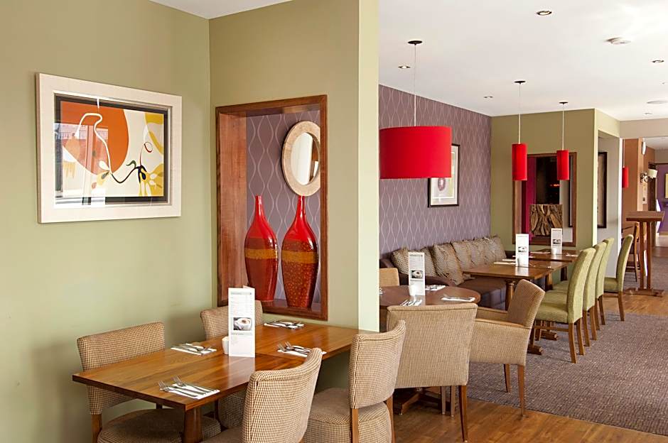 Premier Inn Southampton City Centre (West Quay)