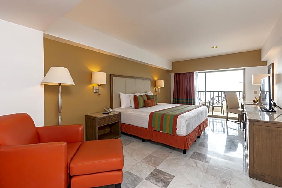 Tesoro Ixtapa Beach Resort