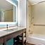 La Quinta Inn & Suites by Wyndham Northlake Ft. Worth
