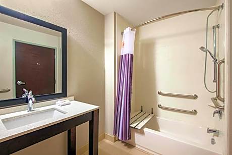 Queen Room with Two Queen Beds - Mobility Access/Non-Smoking