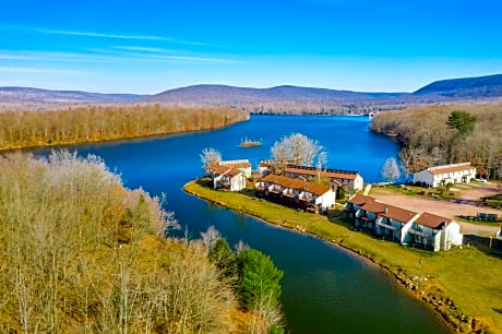 Crown Resorts at The Poconos
