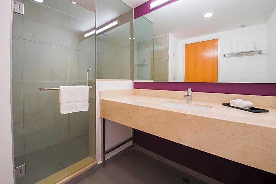 La Quinta Inn & Suites by Wyndham Puebla Ciudad Modelo