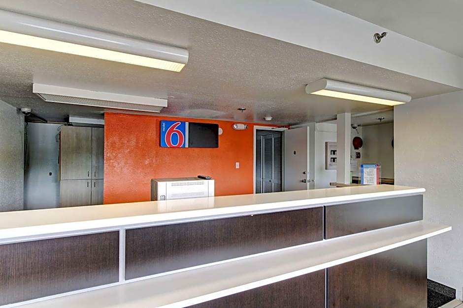 Motel 6-Amherst, OH - Cleveland West - Lorain