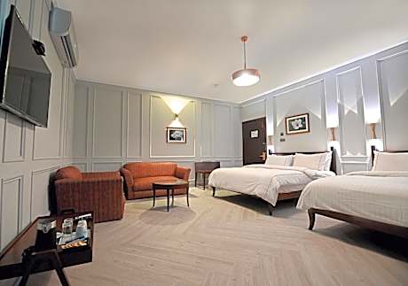 Deluxe Family Room