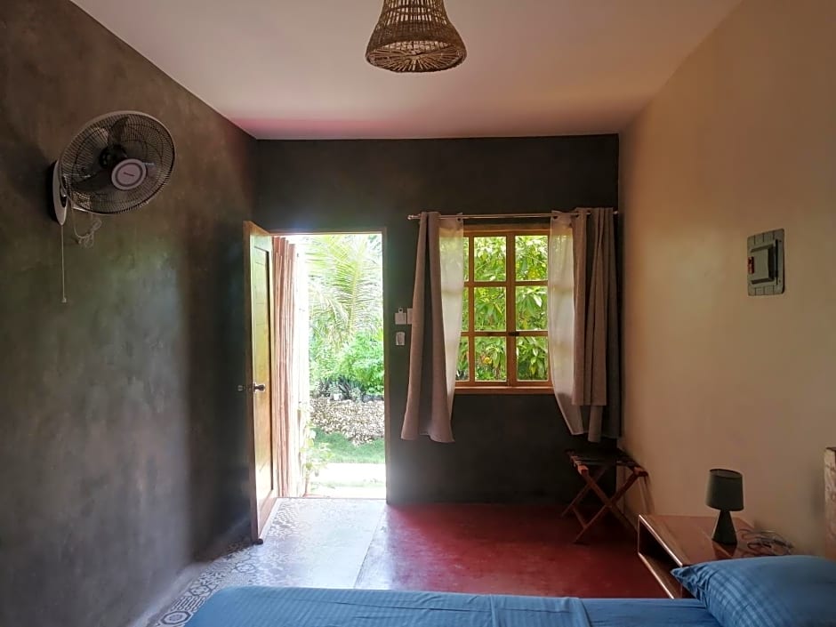 Nakabalo Guesthouse & Restaurant