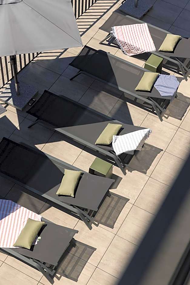 GOING TRIPLE A apartments EAST