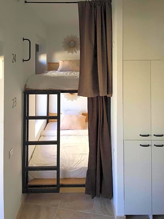 Hostel Numero Trece - FREE towels, coffee & tea, remote check-in