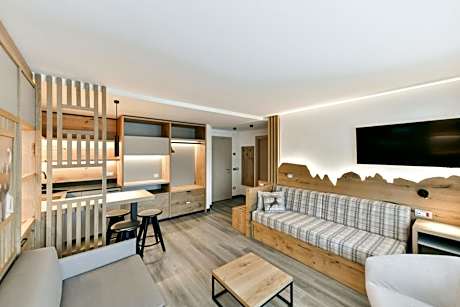 Suite with Mountain View