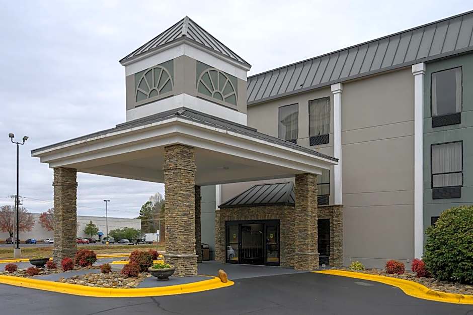 Quality Inn & Suites Lexington South