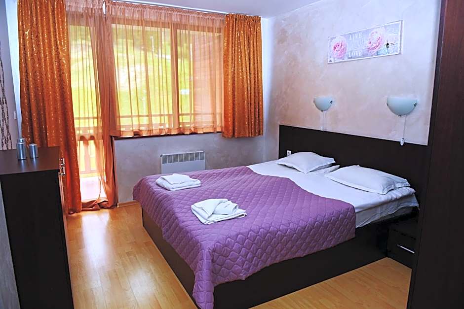 Forest Nook Aparthotel