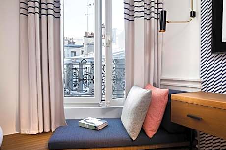 Petite Marinière Room