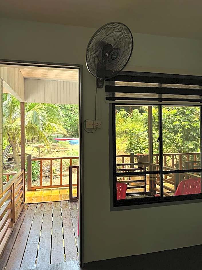 Ella's Place Salang Tioman
