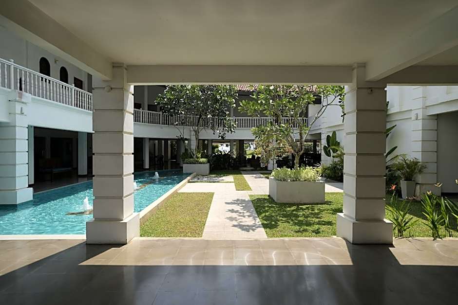 Hibiscus Beach Hotel