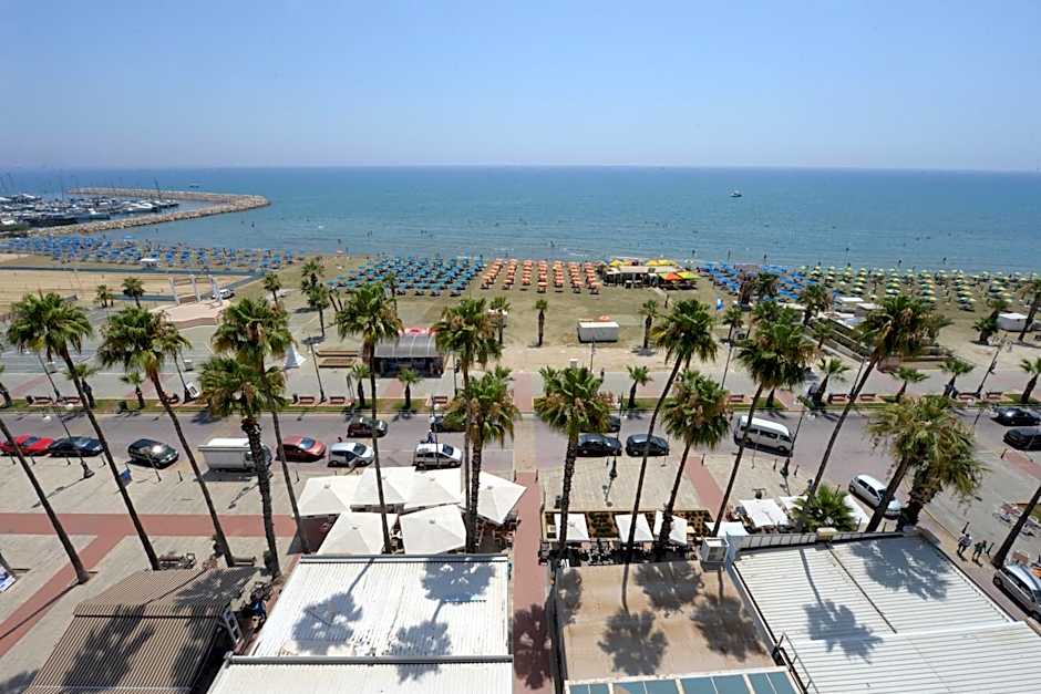 Les Palmiers Beach Boutique Hotel & Luxury Apartments