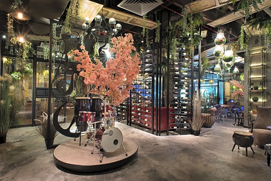 Vangohh Eminent Hotel & Spa