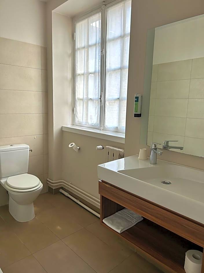 Logis Hôtel Du Château - Combourg, Proche Saint-Malo