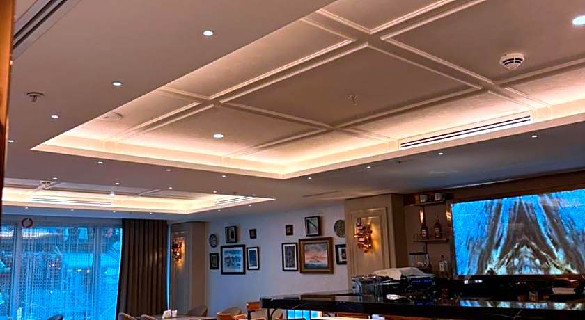 Grand Hilarium Hotel