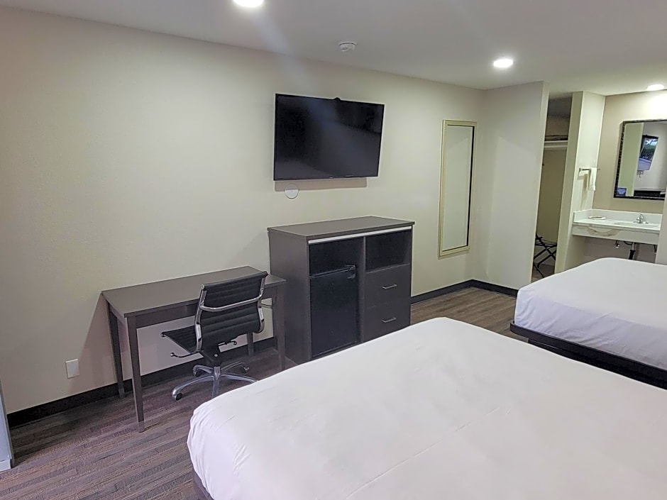 Travelodge by Wyndham Buena Park