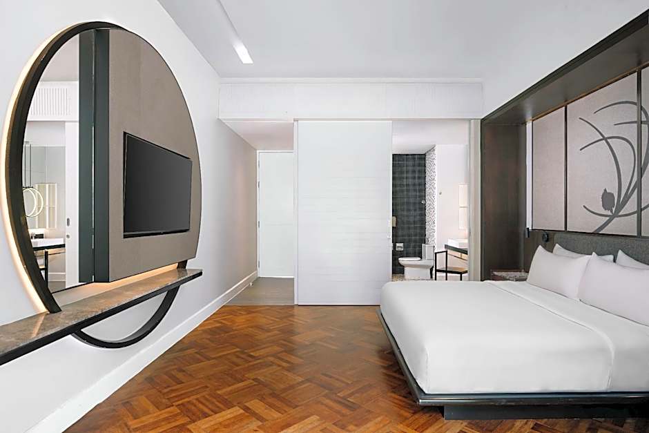 Photo 1 of 7 of Deluxe Grand 1 King Bed Suite, Sea View, Balcony