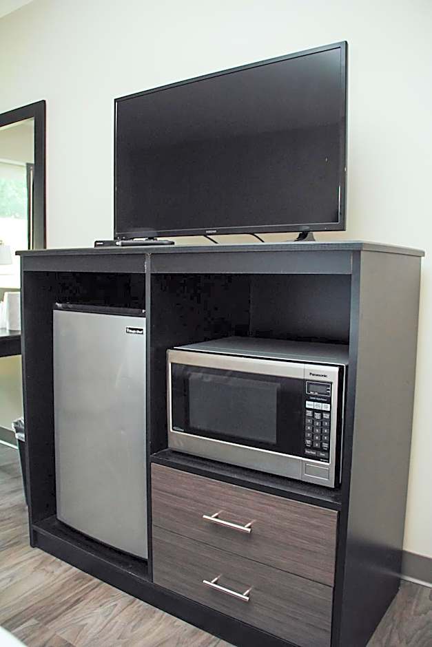 Country Squire Inn and Suites