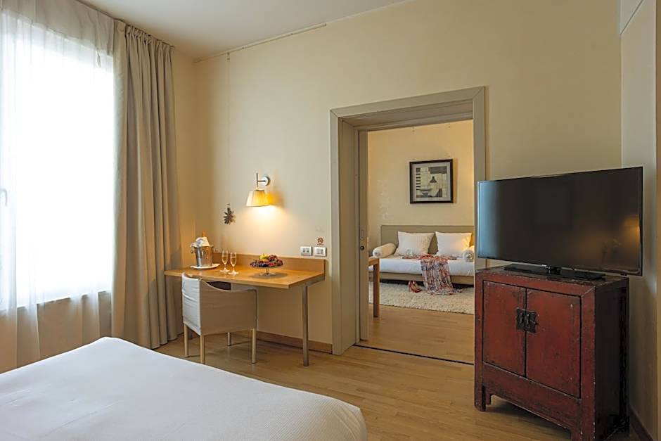Cosmo Hotel Palace