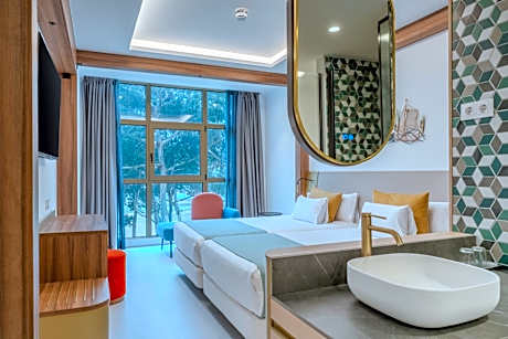 2 Single Beds, Superior Room, River View