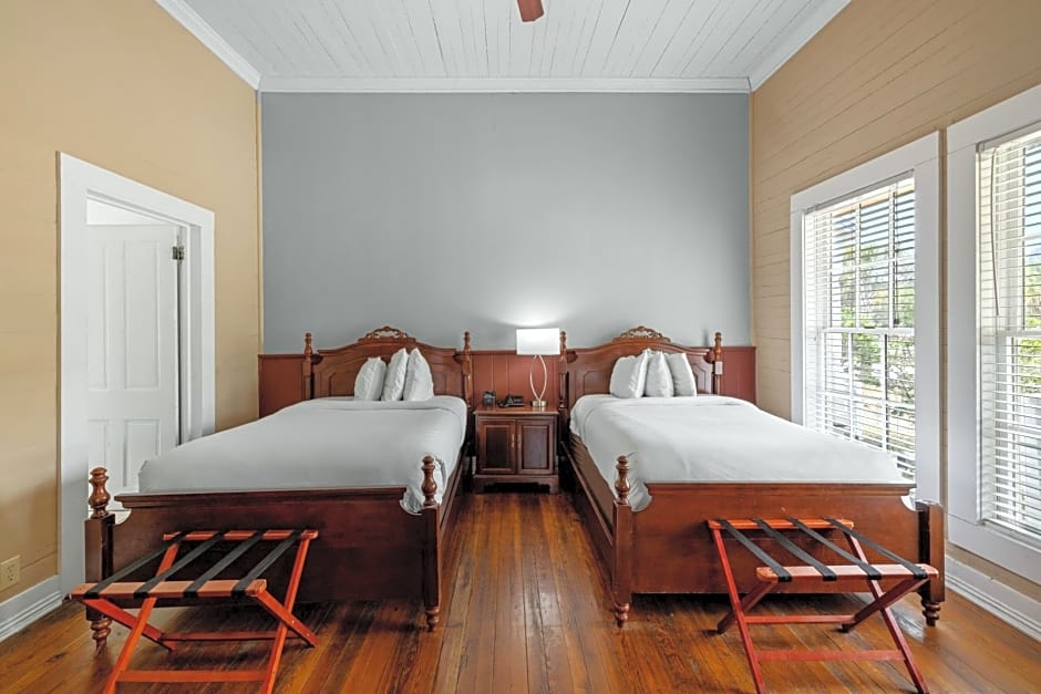 Coombs Inn & Suites, Ascend Hotel Collection