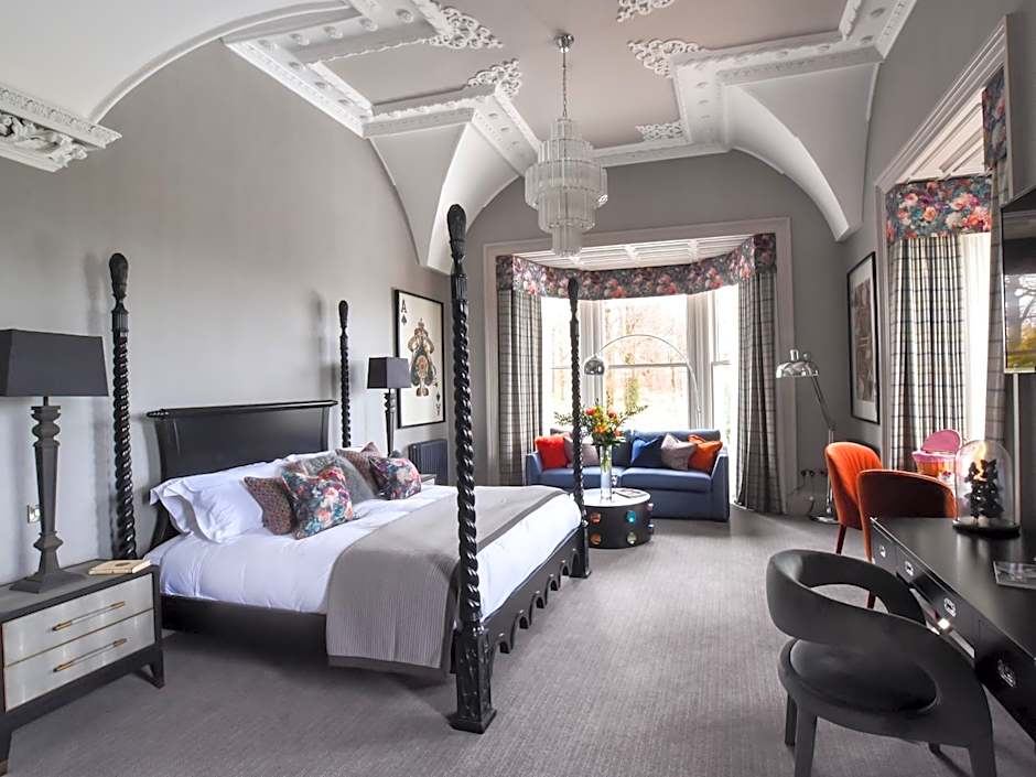 The Meadowpark Bar, Kitchen & Rooms