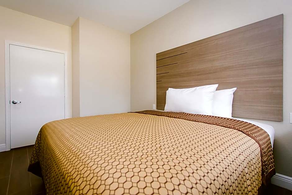 Scottish Inn & Suites