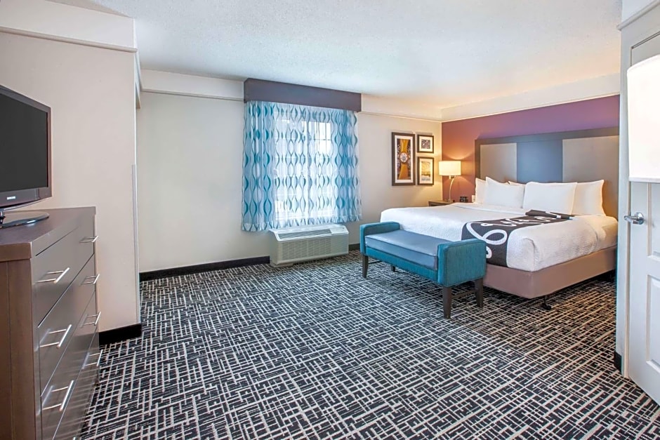 La Quinta Inn & Suites by Wyndham Cincinnati Airport/Florence