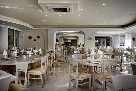 Hotel Vantaris Garden