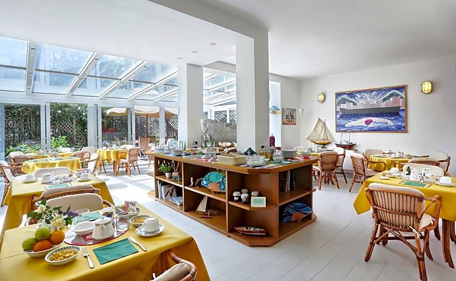 Hotel Yacht Club