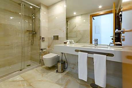 Double Frontal Sea View