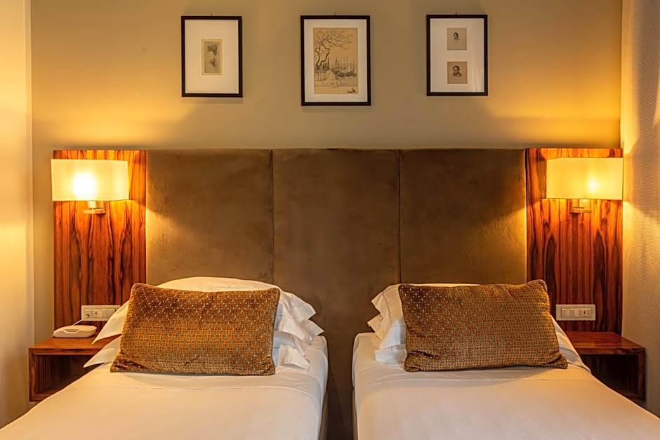 Hotel Embassy