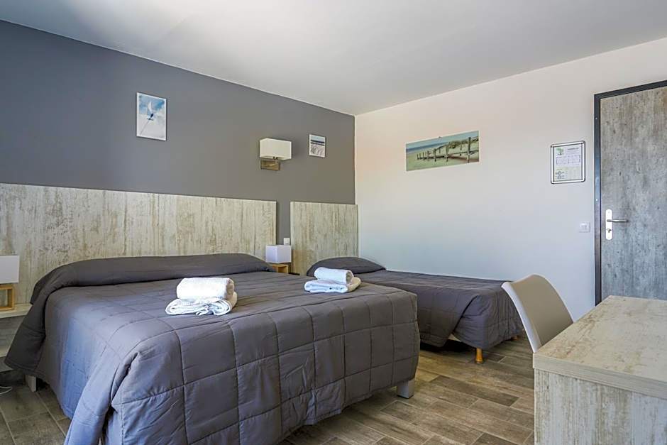 Hotel Les Palmiers En Camargue