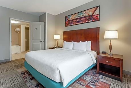 1 King Accessible 1 Bedroom Suite 3X3 Shower