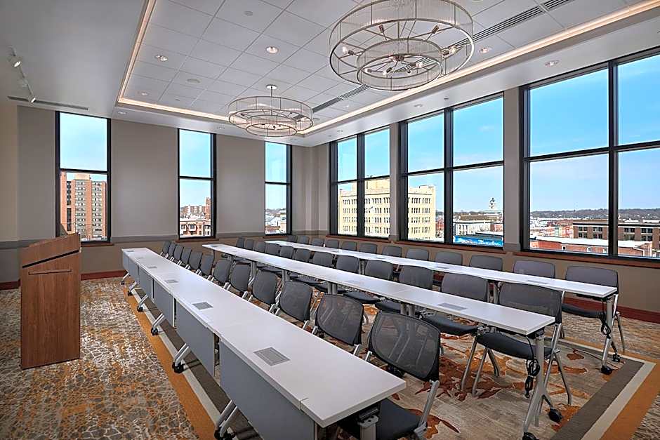 The Merrill Hotel, Muscatine, a Tribute Portfolio Hotel