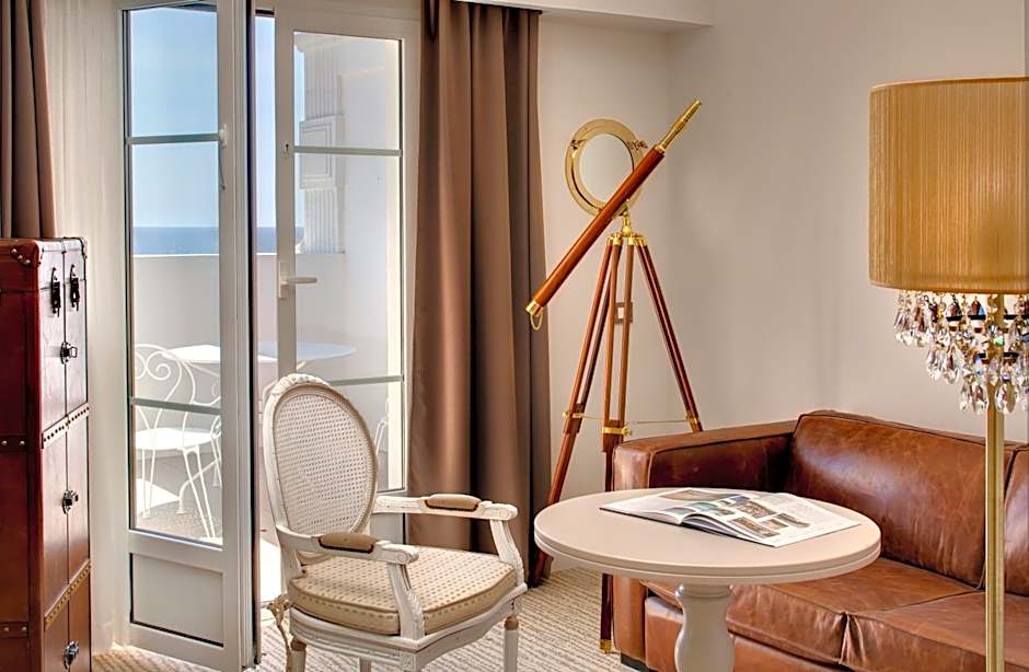 Grand Hotel Des Sablettes Plage, Curio Collection By Hilton
