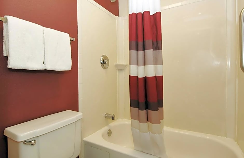 Red Roof PLUS+ Chicago - Hoffman Estates