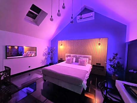 Queen Room with Spa Bath