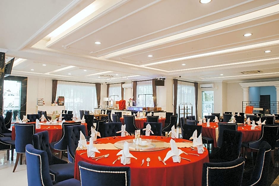 Adhiwangsa Hotel And Convention Hall