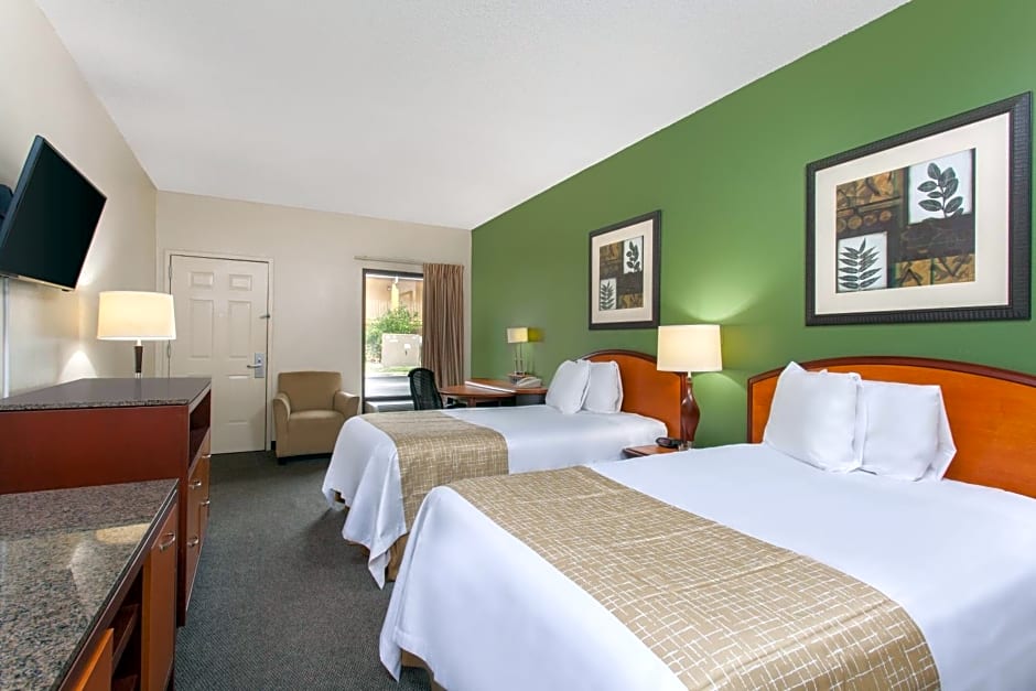 Travelodge by Wyndham Port Wentworth Savannah Area