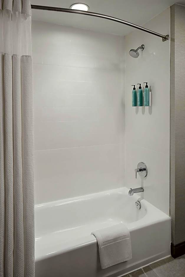 Courtyard by Marriott Hamilton