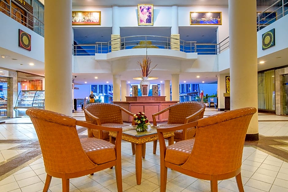 Golden Beach Cha-Am Hotel