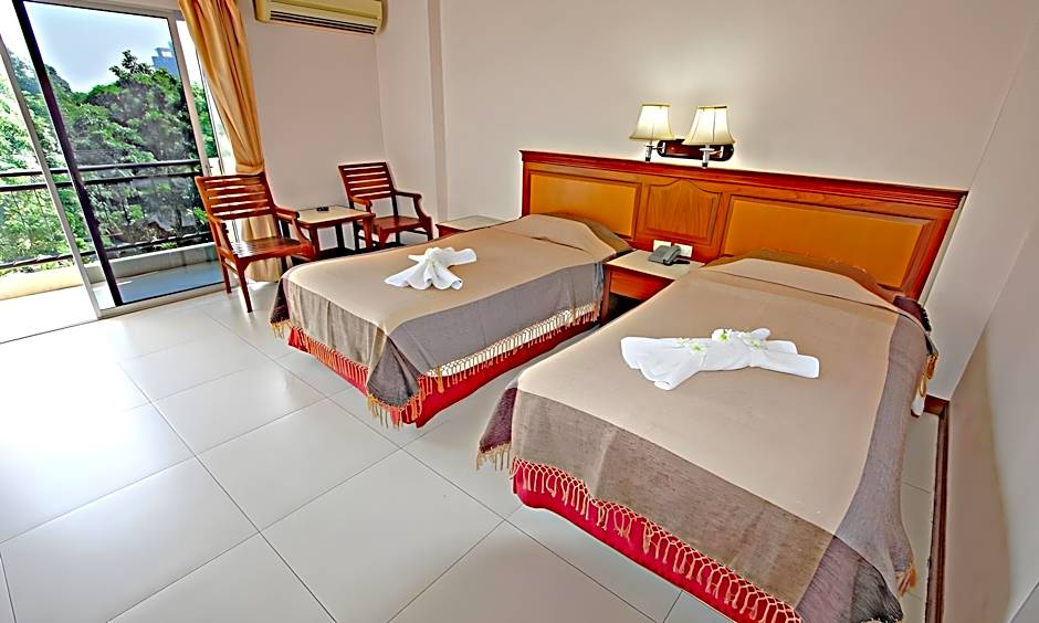 Lek Villa